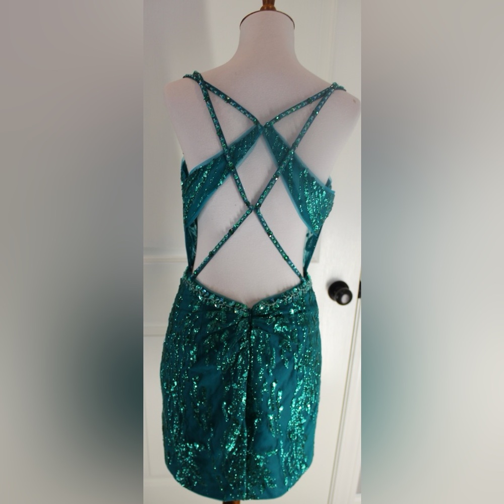 Sparkly Dark Teal Bodycon Corset Short Homecoming Dress With Sequins
Size 6 - Picture 8 of 16